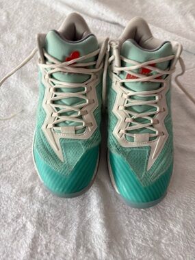 Moolah Neovolt V2 Aqua Red Women’s Basketball Shoes 8.5